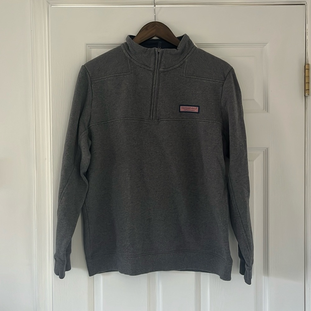 Boys Vineyard Vines Pull Over, Some wear and tear, no holes